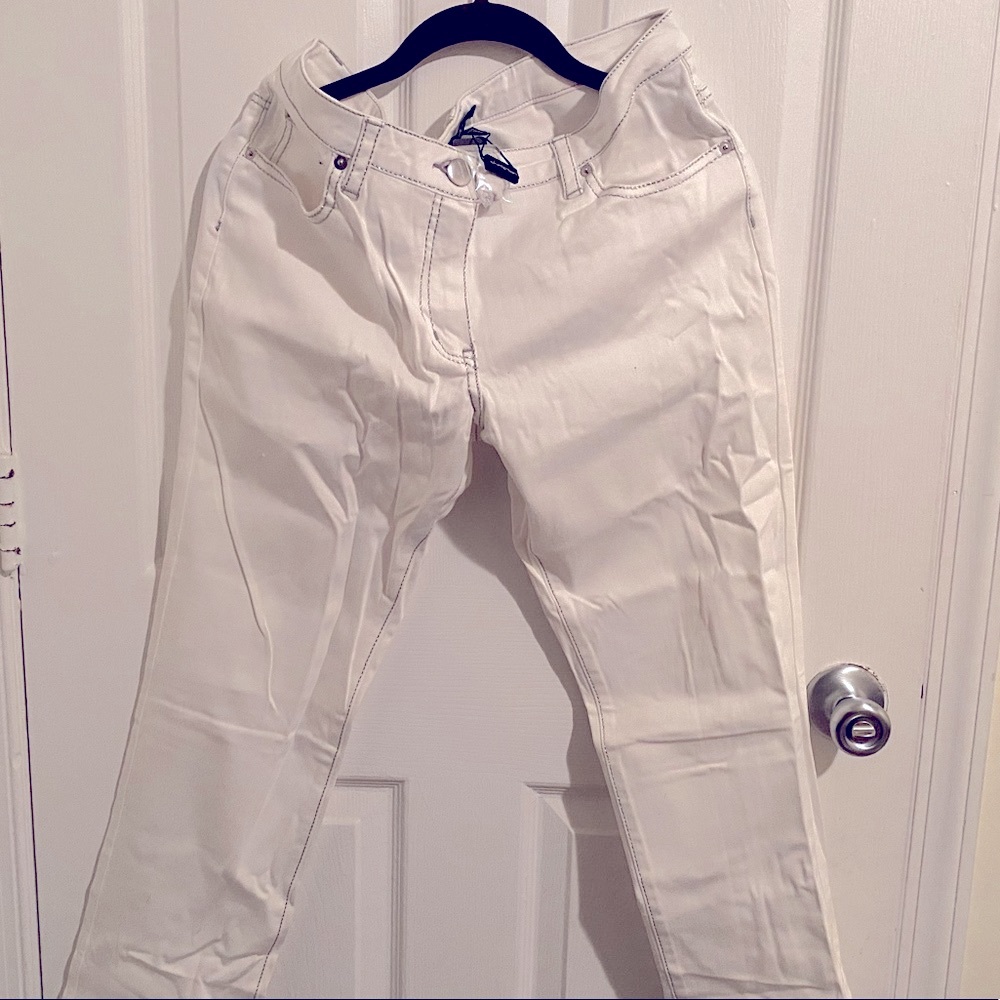 NWT White Chris.Tan Jeans👖